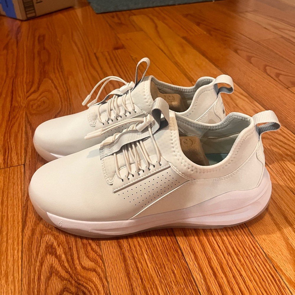 Clove Classic Sneakers